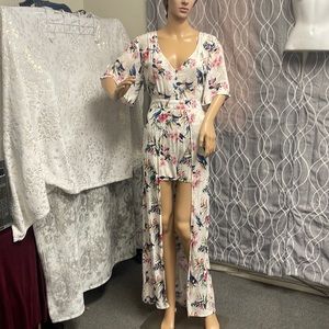 American Eagle outfitters floral romper, size medium